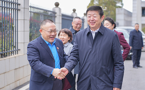 民革中央副主席谷振春一行蒞臨頂立科技調研 (1).jpg