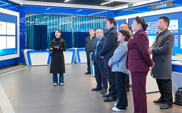 民革中央副主席谷振春一行蒞臨頂立科技調研 (2).jpg